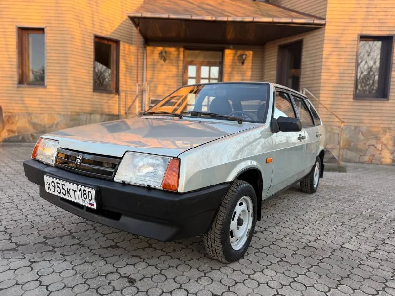 Ladа 2109 2002 год !!!! 28 тыс км!!!! вся в родне!!!! один хозяин!!!!! 1,5 бензин карбюратор даже резина завод! цена 530 тыс рублей тел +79493153370 - фотография - 2