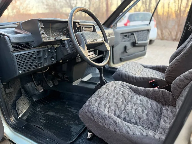 Ladа 2109 2002 год !!!! 28 тыс км!!!! вся в родне!!!! один хозяин!!!!! 1,5 бензин карбюратор даже резина завод! цена 530 тыс рублей тел +79493153370 - фотография - 5