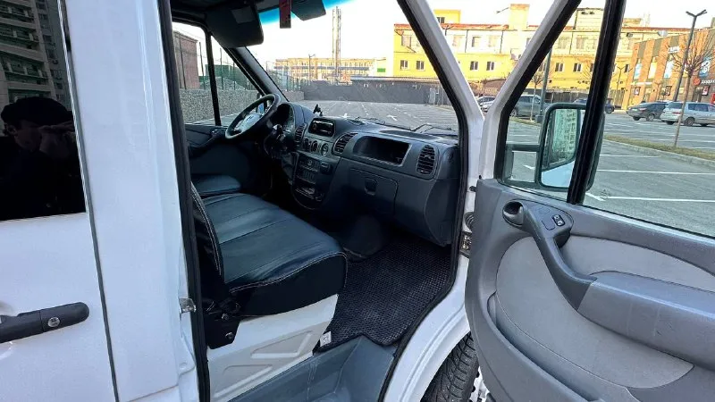 Mercedes sprinter classic ✅категория в проходной ✅год 2016 ✅объем 2.1 дизель ✅коробка мкпп ✅кондиционер ✅стеклоподъемники ✅ц замок сигнализация ✅abs антизанос курсовая устойчивость ✅регулировка зеркал ✅подогрев сидений ✅гидроусилитель руля ✅вэбасто доп печка ✅преобразователь 220 ✅установлена в потолке кузове вытяжка, термо кузов + рэф кондиционер, печка в кузов, состояние хорошое вложений не требует двигатель работает отлично сухой обслужен, на обмен дороже, документы в полном порядке собственник. цена 1.🍋950т, руб торг. г мариуполь. тел: +7 (949) 580-62-90 тел: +7 (961) 313-02-22 - фотография - 6