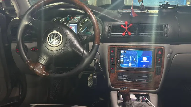 Продам volkswagen 1.9 tdi.130лошадей, двигатель avf (самый надежный), двигатель делался 20 тыс назад, новая турбина. комплектация полная :кожаный салон, обшивка салона под дерево, люк, ,обогрев передних сидений, abs, esp, бортовой компьютер, двух диновый магнитфон( с поддержкой car play)камера заднего вида, громкая связь блютуз, климат контроль, evo коврики, led свет, сигнализация starline с обратной связью, доводчики стекол, ходовые огни. машина ухоженная, владею три года. больше инфы расскажу по +7(949)3273411 цена 570000₽ 📲 tg: павел смирнов 📞 звоните: +7(949)3273411 - фотография - 2