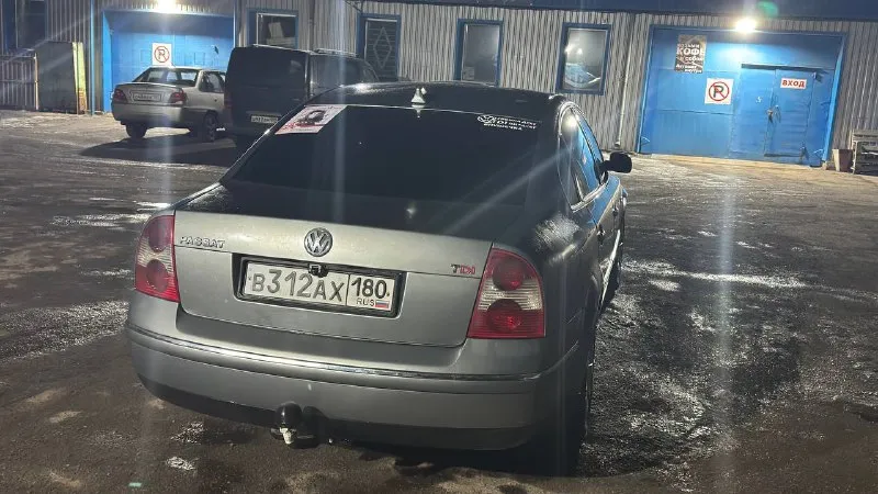 Продам volkswagen 1.9 tdi.130лошадей, двигатель avf (самый надежный), двигатель делался 20 тыс назад, новая турбина. комплектация полная :кожаный салон, обшивка салона под дерево, люк, ,обогрев передних сидений, abs, esp, бортовой компьютер, двух диновый магнитфон( с поддержкой car play)камера заднего вида, громкая связь блютуз, климат контроль, evo коврики, led свет, сигнализация starline с обратной связью, доводчики стекол, ходовые огни. машина ухоженная, владею три года. больше инфы расскажу по +7(949)3273411 цена 570000₽ 📲 tg: павел смирнов 📞 звоните: +7(949)3273411 - фотография - 4