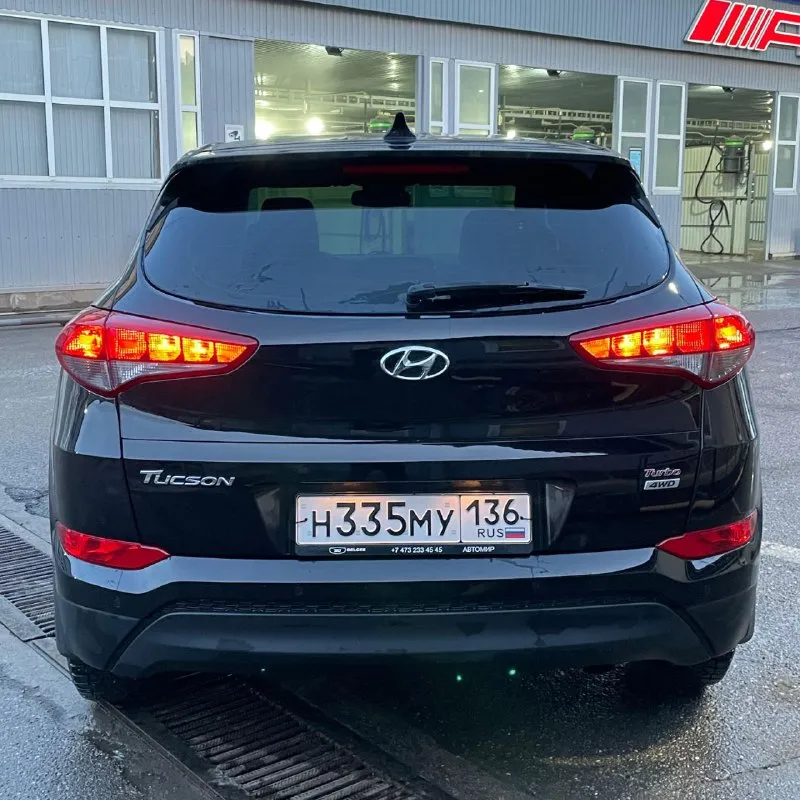 Продам хундай туксон 2017года на климате полный привод автомат. пробег 181000км. двигатель 1.6 бензин 177 л. с работает отлично без лишних шумов как часики. по ходовке коробке нареканий нет. по документам всё чисто без каких либо обременений. цена 1690000р осмотреть авто можно в городе мариуполь. остальные вопросы по телефону +79496827868.реальному покупателю торг возле авто - фотография - 6