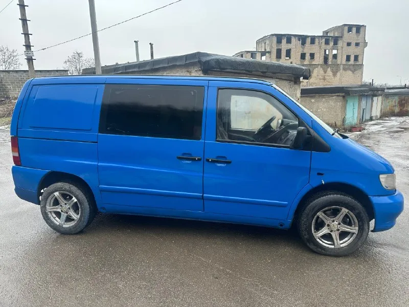 Продам mercedes вито 638 2.2 на автомате в хорошем состоянии нужно дома брать мотор кузов без гнили и ржавчины документы днр цена 450.000 руб донецк +79494598732. 📞 звоните: +7(949)4598732 - фотография - 4