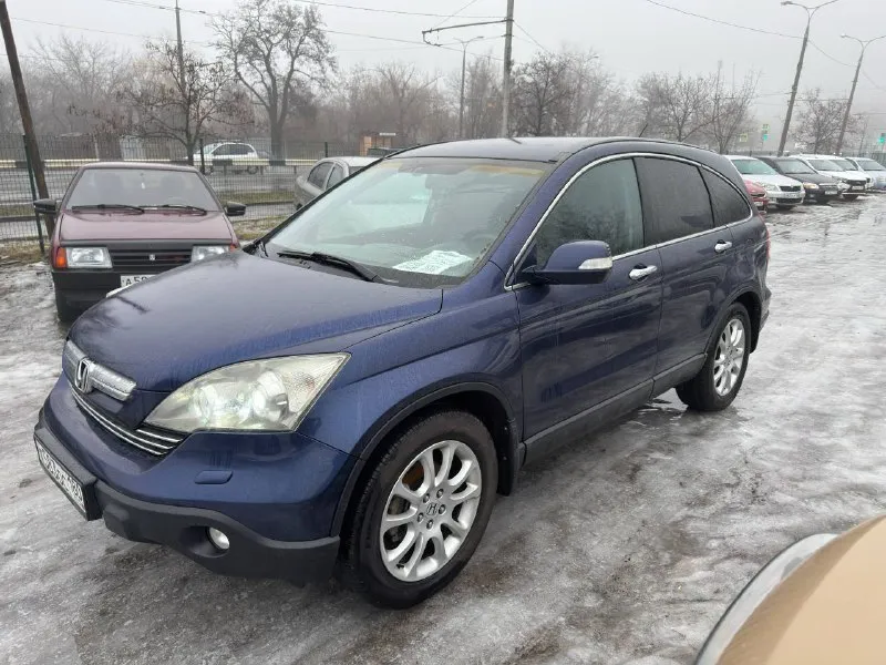 Honda cr-v год выпуска: 2007 тип кпп: автоматическая объем двигателя: 2.0 литра тип топлива: бензин пробег: 172 000 км цена: 💥1 340 000 рубли 💥 дополнительная информация: двух-зонный климат контроль подогревы сидений мультируль полный привод технически в отличном состоянии 📞 🇷🇺 +7 949 509 3428 +7 949 839 2499 - фотография - 2