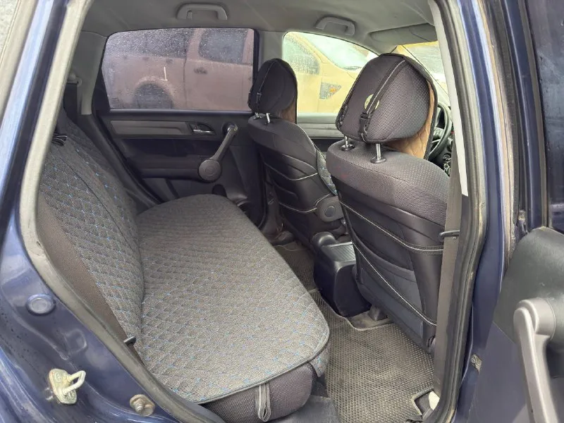 Honda cr-v год выпуска: 2007 тип кпп: автоматическая объем двигателя: 2.0 литра тип топлива: бензин пробег: 172 000 км цена: 💥1 340 000 рубли 💥 дополнительная информация: двух-зонный климат контроль подогревы сидений мультируль полный привод технически в отличном состоянии 📞 🇷🇺 +7 949 509 3428 +7 949 839 2499 - фотография - 7