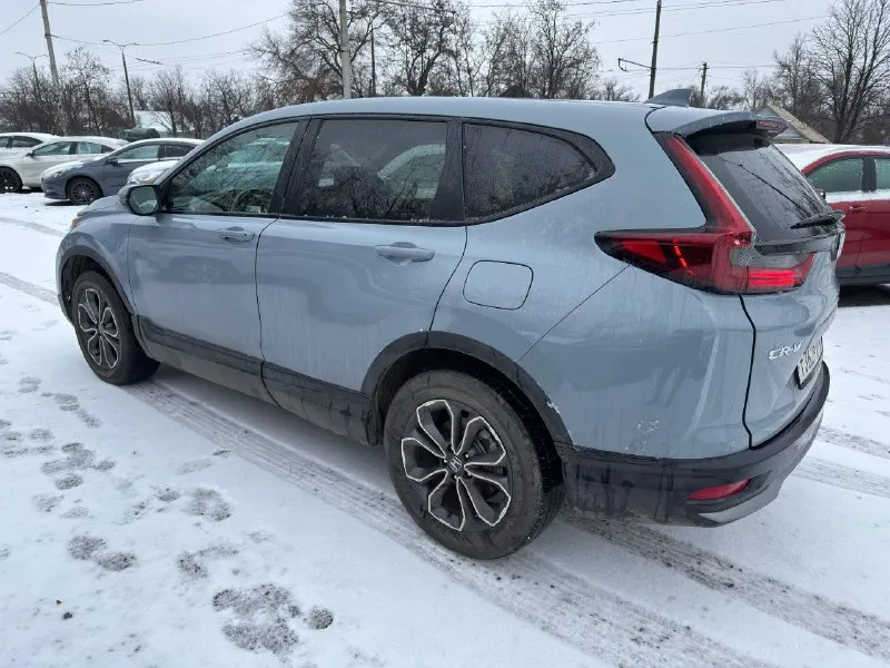 Honda cr-v 2021 тип кпп: автоматическая объем двигателя: 1.5 бензин пробег: 32 000 км цена: 💥3 570 000 рубли 💥 дополнительная информация: полный привод бесключевой доступ полный электро пакет датчики слепых зон удержание в полосе двух-зонный климат контроль люк подогревы сидений электропривод сидений память водительского мультируль кожаный салон электро ручник технически в отличном состоянии 📞 🇷🇺 +7 949 509 3428 +7 949 839 2499 - фотография - 3