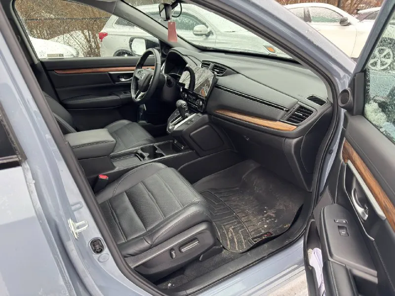 Honda cr-v 2021 тип кпп: автоматическая объем двигателя: 1.5 бензин пробег: 32 000 км цена: 💥3 570 000 рубли 💥 дополнительная информация: полный привод бесключевой доступ полный электро пакет датчики слепых зон удержание в полосе двух-зонный климат контроль люк подогревы сидений электропривод сидений память водительского мультируль кожаный салон электро ручник технически в отличном состоянии 📞 🇷🇺 +7 949 509 3428 +7 949 839 2499 - фотография - 7