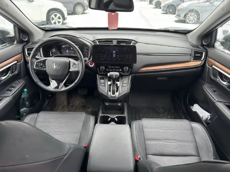 Honda cr-v 2021 тип кпп: автоматическая объем двигателя: 1.5 бензин пробег: 32 000 км цена: 💥3 570 000 рубли 💥 дополнительная информация: полный привод бесключевой доступ полный электро пакет датчики слепых зон удержание в полосе двух-зонный климат контроль люк подогревы сидений электропривод сидений память водительского мультируль кожаный салон электро ручник технически в отличном состоянии 📞 🇷🇺 +7 949 509 3428 +7 949 839 2499 - фотография - 9