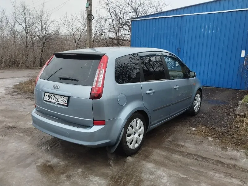 Ford c-max 1.8l, 2007г, пробег 195 000 сборка германия классный, комфортный семейный автомобиль с огромным вместительным салоном-трансформером. в россии с 2020 года, до этого каталась по дорогам финляндии. кузов оцинкованный, состояние на твёрдую 5. лкп вкруг близко к заводским значениям - 200-300 мкм. мотор цепной, для своего пробега в идеальном состоянии: масло не расходует, работает как часы, едет очень бодро. даже на месте родной катализатор. всегда своевременные то, машина полностью обслужена. мотор эксплуатируется на оригинальном масле ford. по комплектации: - кондиционер - эсп - регулировка руля по высоте и вылету - электро зеркала - abs - неплохая родная музыка - подрулевое управление магнитолой в целом, добротная, универсальная машина, в которой не только чувствуешь себя комфортно на дальних расстояниях, можешь перевозить габаритные грузы, но и есть возможность получить эмоции от быстрой, маневренной езды, потому что машина на это способна. свежее то цена 585 торг горловка, +79494804415 - фотография - 3