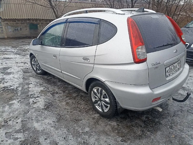 Срочно продам chevrolet такума. 2005г. двигатель 2.0 бензин/газ (вписан), автомат, фаркоп(вписан). пробег 194т. км. резина 2 комплекта: зима шипы на железках с колпаками, лето на титанах - оба комплекта с небольшим пробегом. гбц после ремонта, грм новый. находится в шахтёрск. 410т. р. - торг минимальный и обоснованный. остальные вопросы по телефону +79493667541 📞 звоните: +7(949)3667541 - фотография - 3