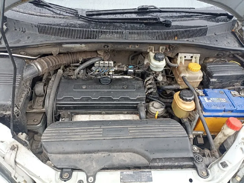 Срочно продам chevrolet такума. 2005г. двигатель 2.0 бензин/газ (вписан), автомат, фаркоп(вписан). пробег 194т. км. резина 2 комплекта: зима шипы на железках с колпаками, лето на титанах - оба комплекта с небольшим пробегом. гбц после ремонта, грм новый. находится в шахтёрск. 410т. р. - торг минимальный и обоснованный. остальные вопросы по телефону +79493667541 📞 звоните: +7(949)3667541 - фотография - 6