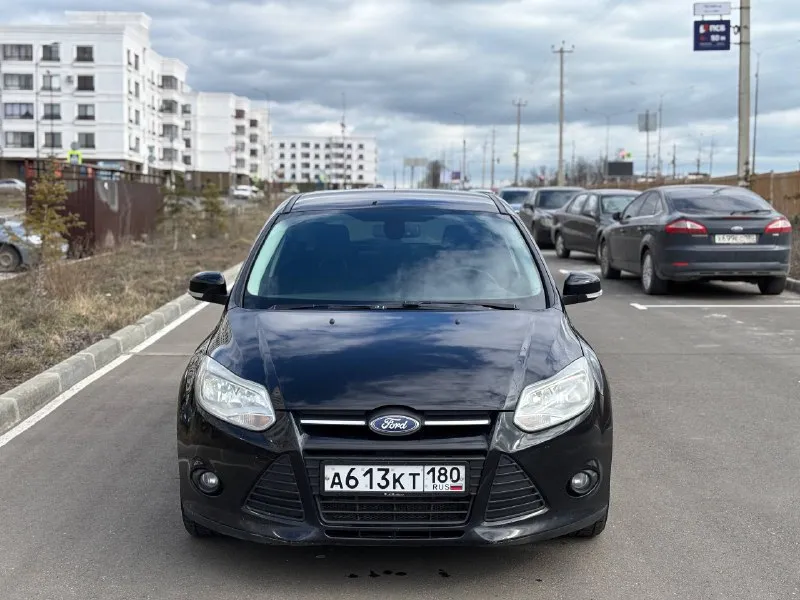 Ford focus 1.6 at 2014 2014 год выпуска автомобиль в отличном состоянии! весь в заводском окрасе! мотор коробка без замечаний! ходовая новая! комплектация с двухзонным климатом, датчик света, датчик дождя, лобовое с подогревом, подогрев сидений! новая зимняя резина 2024 года автотека зеленая (один собственник) цена 890 000₽ торг у авто остальные вопросы по телефону: +79496361868 +380681107552 (воцап телега) - фотография - 3