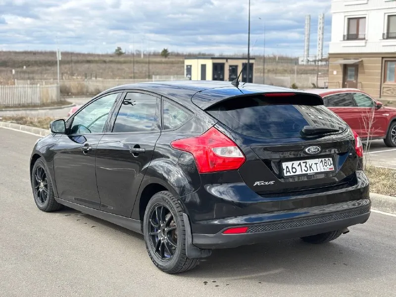 Ford focus 1.6 at 2014 2014 год выпуска автомобиль в отличном состоянии! весь в заводском окрасе! мотор коробка без замечаний! ходовая новая! комплектация с двухзонным климатом, датчик света, датчик дождя, лобовое с подогревом, подогрев сидений! новая зимняя резина 2024 года автотека зеленая (один собственник) цена 890 000₽ торг у авто остальные вопросы по телефону: +79496361868 +380681107552 (воцап телега) - фотография - 5