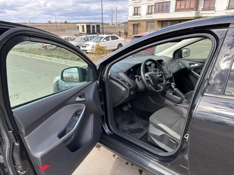 Ford focus 1.6 at 2014 2014 год выпуска автомобиль в отличном состоянии! весь в заводском окрасе! мотор коробка без замечаний! ходовая новая! комплектация с двухзонным климатом, датчик света, датчик дождя, лобовое с подогревом, подогрев сидений! новая зимняя резина 2024 года автотека зеленая (один собственник) цена 890 000₽ торг у авто остальные вопросы по телефону: +79496361868 +380681107552 (воцап телега) - фотография - 7