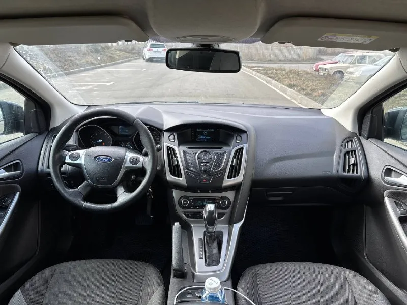 Ford focus 1.6 at 2014 2014 год выпуска автомобиль в отличном состоянии! весь в заводском окрасе! мотор коробка без замечаний! ходовая новая! комплектация с двухзонным климатом, датчик света, датчик дождя, лобовое с подогревом, подогрев сидений! новая зимняя резина 2024 года автотека зеленая (один собственник) цена 890 000₽ торг у авто остальные вопросы по телефону: +79496361868 +380681107552 (воцап телега) - фотография - 9