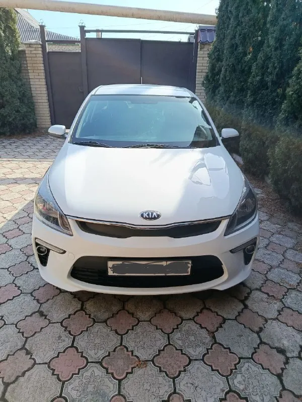 Продам kia rio год 2018 пробег 97 тыс двигатель 1.6 кпп 6ти ступенчатая механика автомобиль в идеальном состоянии для своих лет, один хозяин, в заводском окрасе, ни один болт не кручен, без дтп, все стёкла родные включая лобовое, автотека зелёная, не такси не каршеринг, по технике сел и поехал, обслуживали во время. комплектация:климат-контроль, подогрев сидений, руля, мультируль, мультимедиа с bluetooth, полный эл. пакет и тд. юридически чтстая, могу присутствовать при переоформлении в мрео осмотр макеевка цена 1млн350тыс. тел +79493179960 телеграм +79493179960 📞 🇷🇺 звоните: +79493179960 - фотография - 1
