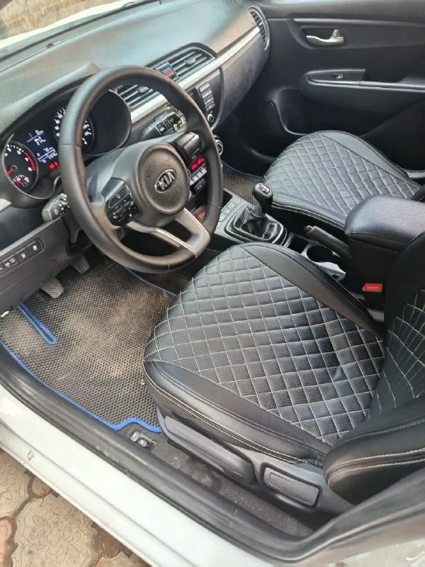 Продам kia rio год 2018 пробег 97 тыс двигатель 1.6 кпп 6ти ступенчатая механика автомобиль в идеальном состоянии для своих лет, один хозяин, в заводском окрасе, ни один болт не кручен, без дтп, все стёкла родные включая лобовое, автотека зелёная, не такси не каршеринг, по технике сел и поехал, обслуживали во время. комплектация:климат-контроль, подогрев сидений, руля, мультируль, мультимедиа с bluetooth, полный эл. пакет и тд. юридически чтстая, могу присутствовать при переоформлении в мрео осмотр макеевка цена 1млн350тыс. тел +79493179960 телеграм +79493179960 📞 🇷🇺 звоните: +79493179960 - фотография - 7