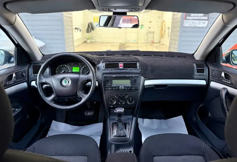 Шкода октавия а5 год выпуска 2008 обьем двигателя 1.6 короба передач автомат по кузову выглядит как на фото дно пороги стаканы целые технически в полном порядке по документам полный порядок 2 владельца птс оригинал все вопросы по телефону писать звонить в любое время суток номер для связи +7 919 896 5615 также телеграмм +7 919 896 5615 цена автомобиля 535.000 тысяч осмотр авто город донецк - фотография - 7