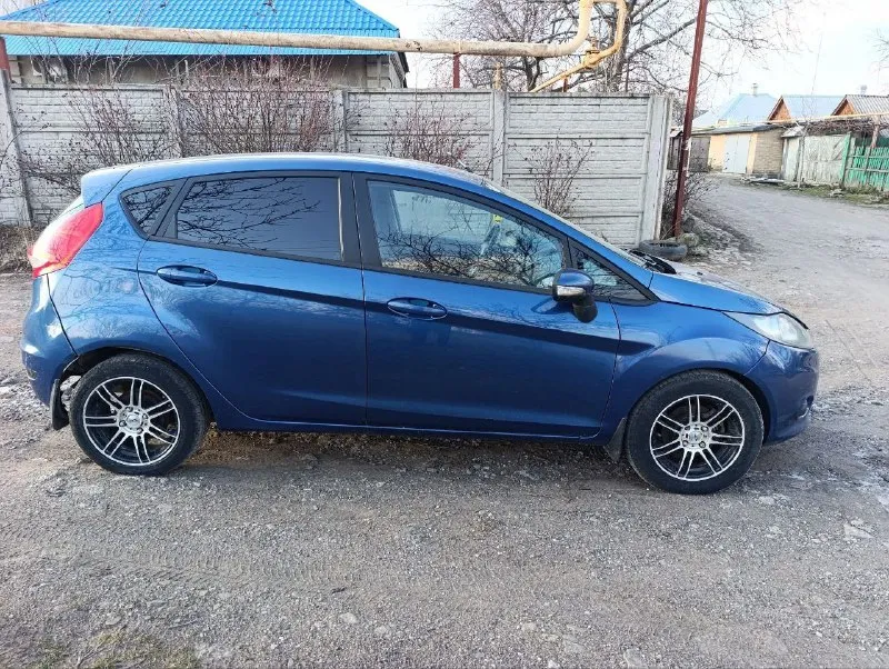 👉продам форд фиесту в отличном состоянии как внешне так и по технике - механика, шустрая и экономная; - кондиционер рабочий; - салон чистый; цена 650 тыс. ₽, (за наличку торг) рассмотрю вариант обмена с доплатой и без в приоритете паркетник +79495119797 - фотография - 2