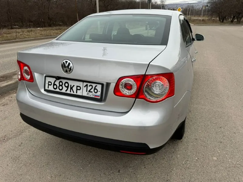 В продаже фольксваген джета 2010год 1.6 бензин авто в отличном состоянии обслуживания было регулярное мотор коробка в порядке бережная эксплуатации. кузов на фото без вложений документы чистые продажа связи с покупкой нового авто детальние. цена 690т по тел +79496827780 - фотография - 2