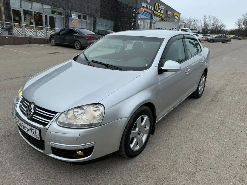 В продаже фольксваген джета 2010год 1.6 бензин авто в отличном состоянии обслуживания было регулярное мотор коробка в порядке бережная эксплуатации. кузов на фото без вложений документы чистые продажа связи с покупкой нового авто детальние. цена 690т по тел +79496827780 - фотография - 3