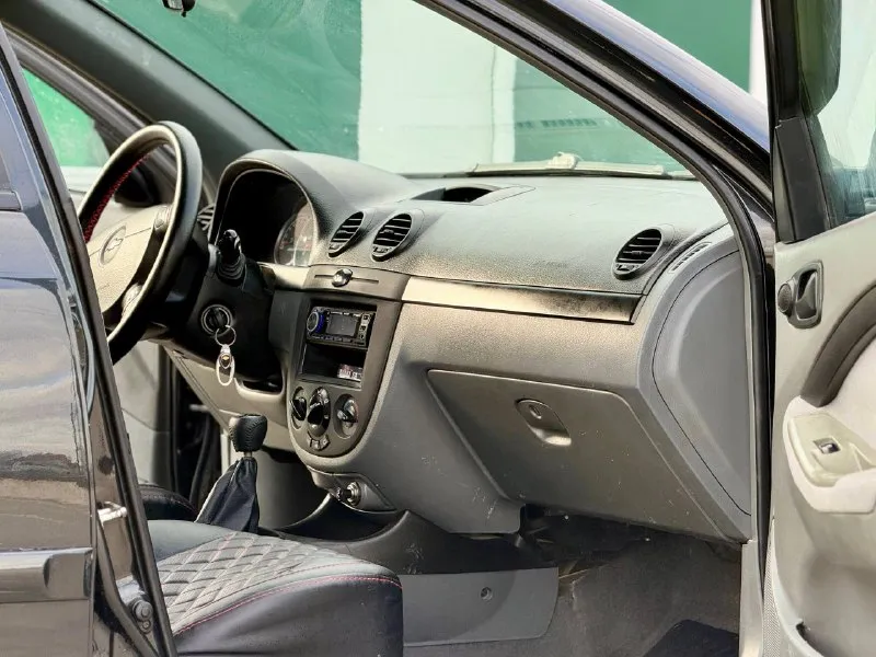 Продам chevrolet lacetti год выпуска 2008 обьем 1.6 пробег 122.000 город осмотра мариуполь комплектация se цена 550.000₽ продам состояние отличное вложений не каких не требует двигатель на 5+ не дымит не троит тяга отличная масло абсолютно не ест коробка на 5+ не хрустит не выбивает все скоростя включаются как по маслу ходовая на 5+ не стучит не гремит дорогу держит отлично кузов выглядит как на фото дно пороги стаканы целые дыр гнили нет салон чистый ухоженный сидение не продавлены комплектация se кондиционер электро стеклоподъемники гур обогрев заднего стекла электра регулировка зеркал абс 2 подушки безопасности мультимедиа магнитафон 4 колонки дорогая зимняя резина formula sport звонить в любое время торг +7 (949) 246-98-26 📲 tg:. 📞 звоните: +7(949)2469826 - фотография - 8