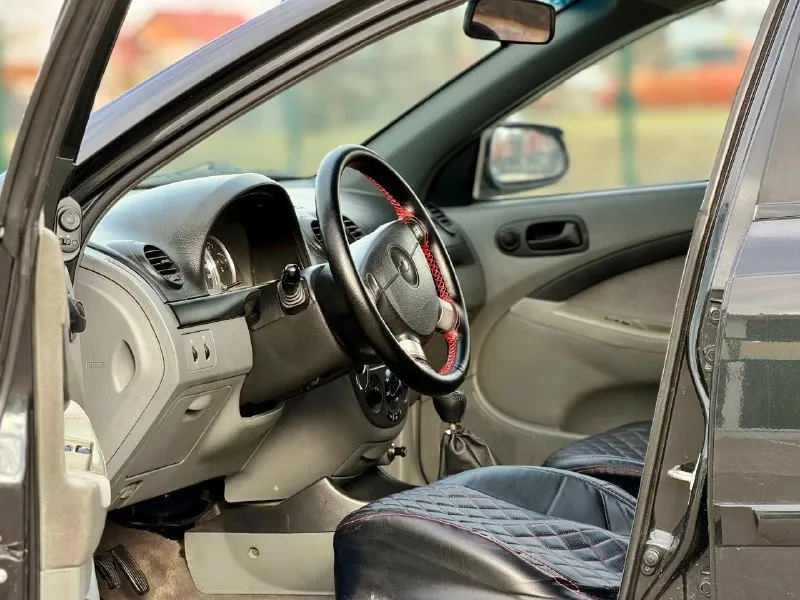 Продам chevrolet lacetti год выпуска 2008 обьем 1.6 пробег 122.000 город осмотра мариуполь комплектация se цена 550.000₽ продам состояние отличное вложений не каких не требует двигатель на 5+ не дымит не троит тяга отличная масло абсолютно не ест коробка на 5+ не хрустит не выбивает все скоростя включаются как по маслу ходовая на 5+ не стучит не гремит дорогу держит отлично кузов выглядит как на фото дно пороги стаканы целые дыр гнили нет салон чистый ухоженный сидение не продавлены комплектация se кондиционер электро стеклоподъемники гур обогрев заднего стекла электра регулировка зеркал абс 2 подушки безопасности мультимедиа магнитафон 4 колонки дорогая зимняя резина formula sport звонить в любое время торг +7 (949) 246-98-26 📲 tg:. 📞 звоните: +7(949)2469826 - фотография - 9