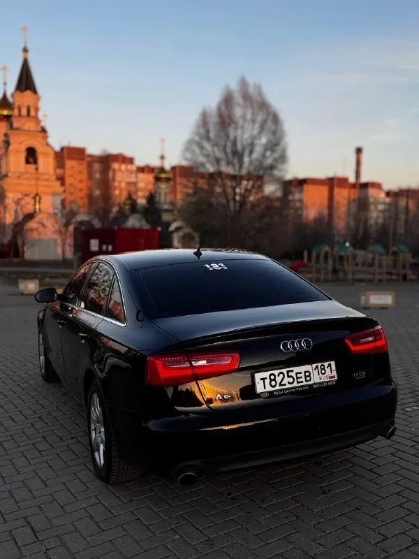 Читайте внимательно!!! audi a6 c7 2011г цена: 1.260.000р❗️❗️❗️ -пробег на табло 218.000 -мотор 3.0 compressor работает ровно, масло расходует по заводу, в цилиндрах хороший хон -коробка автоматическая, щелкает отлично, без пинков и рывков. но бьет ошибку по перегреву, нужно делать охлаждения!!! -салон в хорошем состоянии по комплектации: 4-х зонный климат контроль, 4-х зонный подогрев сидений, шторки задняя полу-сфера, память сидений, парктроники, хорошая музыка. ⛽️едет очень достойно, расход 14-15 л по городу 🛞диски r17 заводские, на зимней резине ✨по кузову в хорошем состоянии, после полной полировки, нанесен воск, выглядит очень достойно, был удар в правый порог, нужно вытягивать, первая цена ❗️ 📃по документам полный порядок, автомобиль на местном учете, любой вид переоформления. 🌍машина находится в г. донецк, осмотр по договоренности. 💵цена: 1.260.000р быстрым торг у капота❗️ 📞 номер телефона для связи +79493407183 - фотография - 3