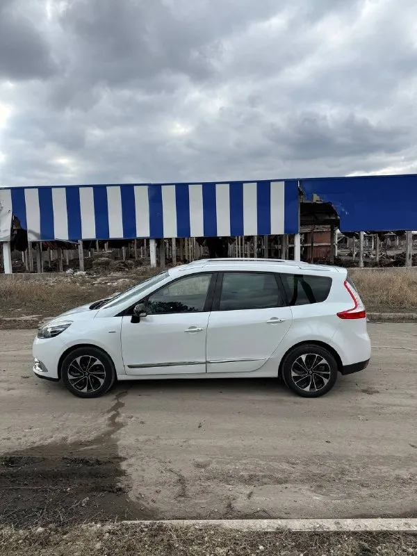 Продам renault grand scenic 2015 года в идеальном состоянии 1.5 , автомат, с родным пробегом 188000 км, я собственник, самая полная комплектация bose, есть все! готов на любые проверки! доп информация по телефону! луганск +79591646166 возможен обмен цена 1160000 руб 📞 звоните: +7(959)1646166 - фотография - 7