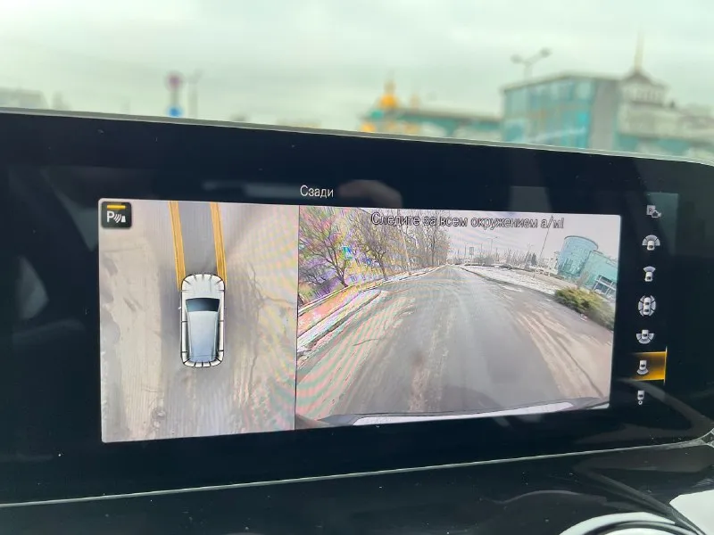 Продам прекрасный автомобиль mercedes benz glb250 с пробегом 81000 км. большой паркетник с хорошим клиренсом. 2 литровый мотор (224 л. с.) с 8 ступенчатой автоматической коробкой передач отлично сочетается для этой машине в плане ускорения, комфорта езды и экономии топлива. из комплектации можно много перечислять, но из весомых стоит отметить: - панорамная сдвижная крыша - камеры 360 - автоматическая парковка - система слепых зон - современная мультимедиа - 2 ряд сидений двигается и изменяется наклон спинки, что позволяет увеличивать багажник - открытие/закрытие багажника без рук - система бесключевого доступа - и многое другое также не оставляет безразличным подсветка салон в темное время суток всеми возможными цветами многое могу о нем рассказать, но это будет долго и вряд ли кто будет читать. цена 3 500 000 приезжайте смотрите, осмотр в донецке. 79493043322 (желательно в тг) общение по цене только в формате очного общения и только после этого возможно 📞 звоните: +7(949)3043322 - фотография - 10