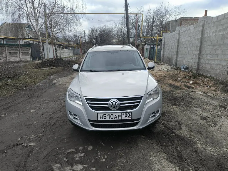 Продам volkswagen тигуан. 2011 г. в. двигатель 1.4, после капитального ремонта 10 т. км. кпп механика. пробег 179 т. км. полный привод. два комплекта резины на дисках. по машине всё работает, состояние отличное. цена 1.3 млн. 79493161222 📞 звоните: +7(949)3161222 - фотография - 6