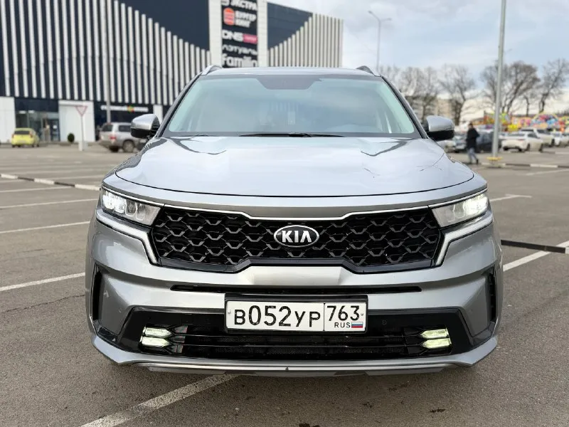 Kia sorento 2020г 2.5 объем пробег 175.000 автомобиль приобретали у официального дилера не путайте с привозными в отличном состоянии весь кузов в заводской краске есть по базе дтп одно передний бампер была маленькая вмятина (есть фото что было ) технически автомобиль всегда обслуживали во время полное то прошли 1000км назад в очень хороша комплектация цена:2.900.000р г. краснодар ( возможно доставка в донецк ) - фотография - 2