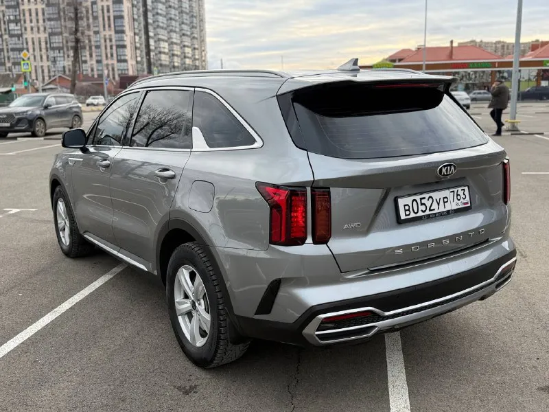 Kia sorento 2020г 2.5 объем пробег 175.000 автомобиль приобретали у официального дилера не путайте с привозными в отличном состоянии весь кузов в заводской краске есть по базе дтп одно передний бампер была маленькая вмятина (есть фото что было ) технически автомобиль всегда обслуживали во время полное то прошли 1000км назад в очень хороша комплектация цена:2.900.000р г. краснодар ( возможно доставка в донецк ) - фотография - 6