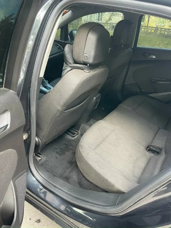 Автор: ❗продам opel astra j рестайлинг❗ с документами полный порядок, любой вид переоформления! год выпуска 2014,мотор 1.4,коробка: автомат 6 ступенчатый пробег: 252.000км ♻комплектация: 2-х зонный климат контроль, усилитель руля, подогрев руля, мульти руль, подогрев сидений, круиз контроль, стеклоподъемники, электропривод и подогрев зеркал заднего вида. , подушки безопасности, abs, esp. ✅ машина обслужена, вся в родной краске, ходовая сбитая. ✅новая летняя резина + зимняя в придачу. стоит хорошая музыка 🎶 🎶 осмотр г. амвросиевка ✅цена: 750торг хорошему человеку. возможен обмен подробности по телефону: 79490426199.. !!!наш телеграм канал [ бесплатное размещение за репост!!! правила сообщества [ мы в мах [ [ 📞 звоните: +7(949)0426199 - фотография - 5