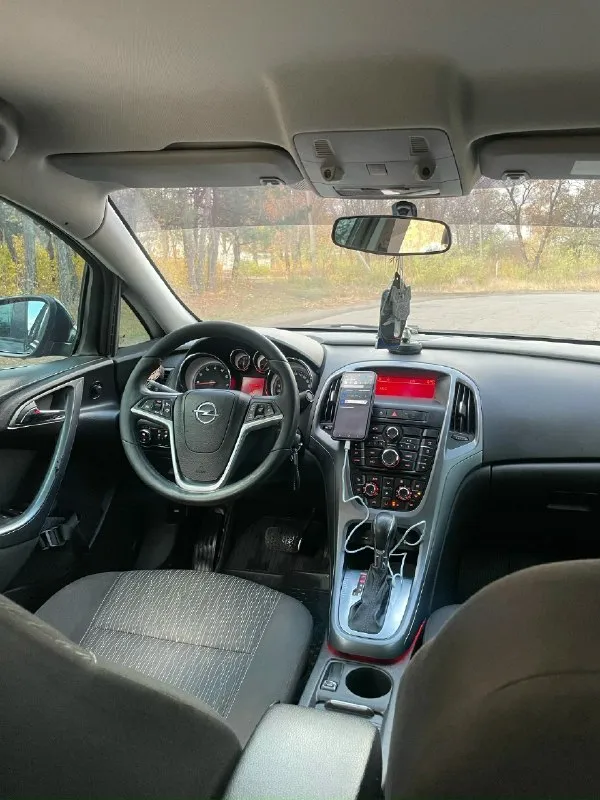 Автор: ❗продам opel astra j рестайлинг❗ с документами полный порядок, любой вид переоформления! год выпуска 2014,мотор 1.4,коробка: автомат 6 ступенчатый пробег: 252.000км ♻комплектация: 2-х зонный климат контроль, усилитель руля, подогрев руля, мульти руль, подогрев сидений, круиз контроль, стеклоподъемники, электропривод и подогрев зеркал заднего вида. , подушки безопасности, abs, esp. ✅ машина обслужена, вся в родной краске, ходовая сбитая. ✅новая летняя резина + зимняя в придачу. стоит хорошая музыка 🎶 🎶 осмотр г. амвросиевка ✅цена: 750торг хорошему человеку. возможен обмен подробности по телефону: 79490426199.. !!!наш телеграм канал [ бесплатное размещение за репост!!! правила сообщества [ мы в мах [ [ 📞 звоните: +7(949)0426199 - фотография - 6