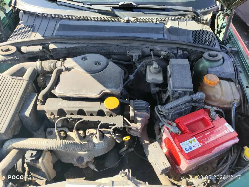 Продам opel вектра б 1996 года, двс 1.6, моноинжектор. авто на ходу, срочных вложений не требует, езжу каждый день, но руки приложить надо. касаемо кузова на фото видно и годы берут своë. отдам летнюю резину в подарок, цена 150 тысяч без торга (торговаться не буду), продаю так как приобрела себе другой автомобиль. продажа не спешная, за 100 не отдам, можете себе жигули купить. авто находится в днр г. макеевка, я собственник. с документами всё в порядке. +7949-363-06-99 📞 звоните: +7(949)3630699 - фотография - 6