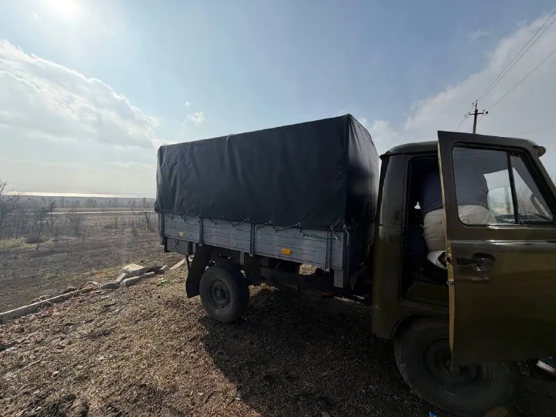 !!!продам буханку с хранения 1000 км пробег!!! ‼️ срочно ‼️ все патрубки новые гайки винтики все на месте новый тент, передачи включаются не гудят не хрустят не выбивают, машина в идеале ! документы все на руках! ‼️цена: 350 без торга, пока продают интересующий патриот ‼️ нахожусь в городе новоазовск можем доставить куда угодно доедет куда угодно и где угодно!) по вопросам в личку или по номеру +79490796300 📞 звоните: +7(949)0796300 - фотография - 4