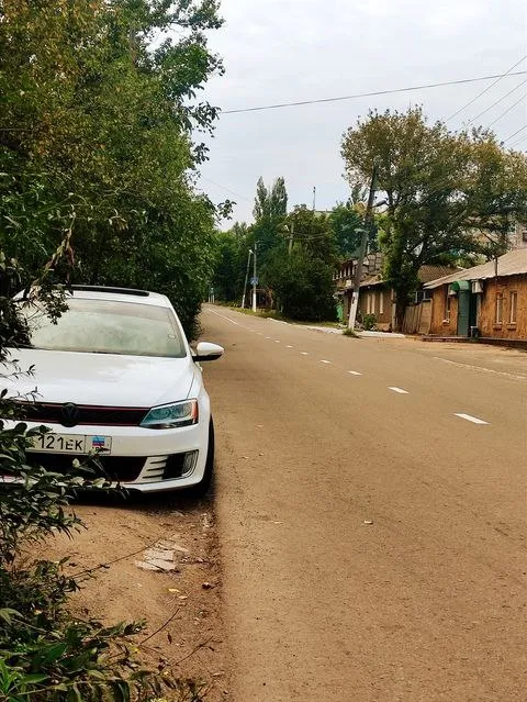 🚀🚀🚀 эксклюзивный volkswagen jetta gli 2012 2.0 tsi 4motion stage 3 цена 1.8 млн🎁🎁🎁 стоит средняя настройка сейчас 400л. с. и 600 момента. 0-100 4.6 сек. по документам до налоговая) единственная в таком исполнении jetta gli в россии. машины в отличном состоянии, вложено много сил, около 1.5 млн в тюнинг и доработки. машина едет и рулится великолепно на любых скоростях. сделан свап полного привода 4motion haldex 6мкпп. доработаны тормоза в круг с volkswagen touareg brembo. переделана ходовая часть kyb ultra sr+. все вставки салона из карбона. установлена магнитола android 10" max с подключением к машине через launch. диски vossen r18 дополнительно установлен launch control, прошивки 95, 100, 108 бензин. собран новый кованый мотор (10000 км прошел): - кованые поршни - шатуны сts - пружины клапанов supertech - турбина mamba gtx2867r на подшипнике новая - кулеры - пайпы - форсунки гольф 7r - тнвд rs3 - подвеска kyb ultra sr+ - все цельные сайлентблоки - тор 📲 tg: @alexstaxlpr 📞 звоните: +7(959)1441496 - фотография - 8
