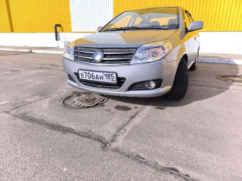 Продам geely mk, 2011 года. двигатель 1.5, 94 л. с., механика. пробег 93000. 2 комплекта колес, мультимедиа, кондиционер, abs, стеклоподъёмники. цена 480 000. строго сюда: +79900078624 @oleg2098 - фотография - 1