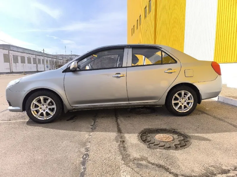 Продам geely mk, 2011 года. двигатель 1.5, 94 л. с., механика. пробег 93000. 2 комплекта колес, мультимедиа, кондиционер, abs, стеклоподъёмники. цена 480 000. строго сюда: +79900078624 @oleg2098 - фотография - 4