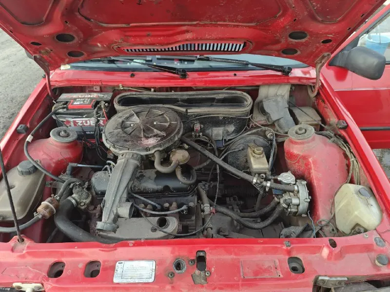 Продам ford escort 1986г. несмотря на возраст, авто в хорошем состоянии: днище целое, новый аккумулятор, новый стартер, два комплекта резины на дисках, газ/бензин. цена 150000 руб. разумный торг у капота. г. амвросиевка, +79493774068 📞 звоните: +7(949)3774068 - фотография - 3