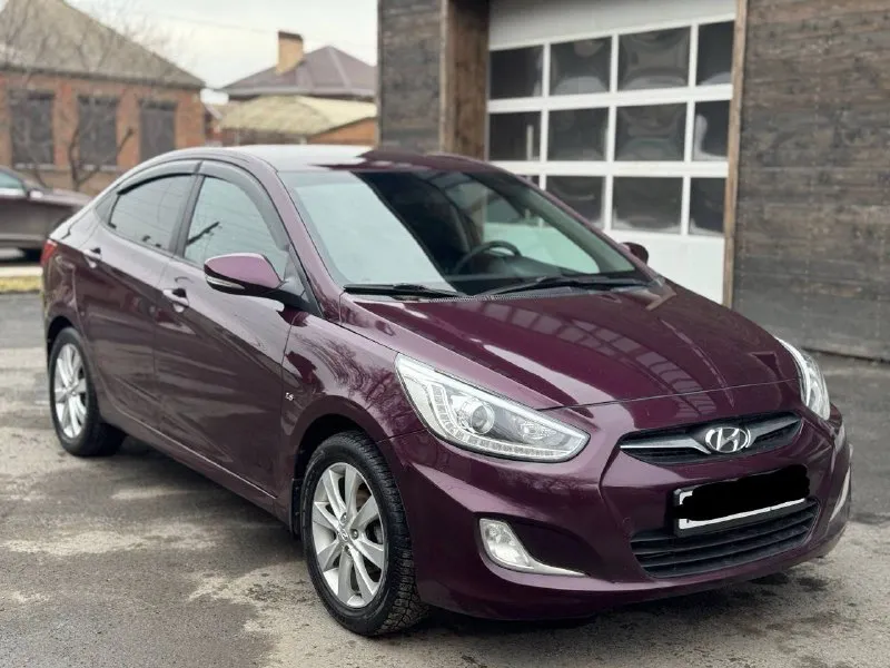 Продам солярис, в отличном состоянии! родной пробег! отличный внешний вид! технически обслужена, мотор и коробка работают без нареканий! салон ухоженный не прокуренный. богатая комплектация: климат, датчик света, подогревы сидений, лобового и заднего стекла, стоит заводская линзованная оптика и прочее. цена: 850 тысяч торг! телефон: + 79493835274 - фотография - 2