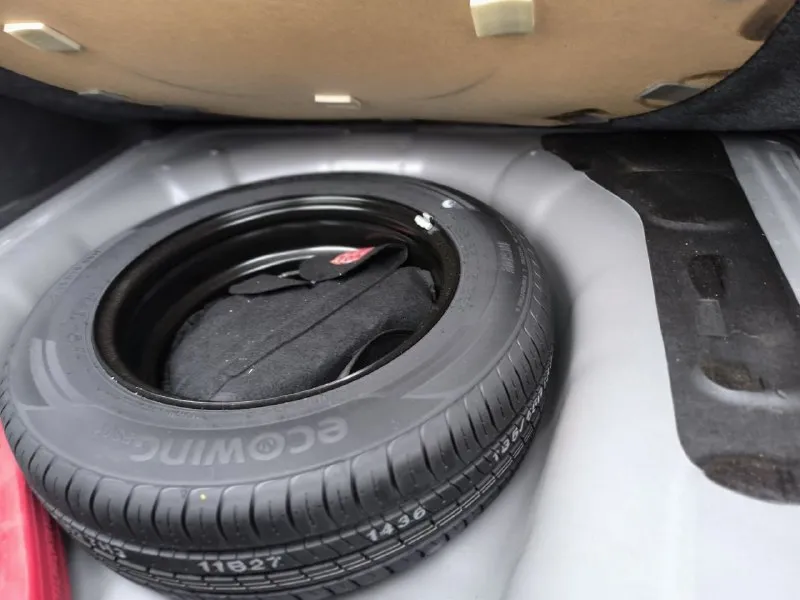 Марка: hyundai модель: solaris год: 2018 пробег: 139000 объем двигателя: 1.6 топливо: бензин кпп: автоматическая цвет: серый цена: 1375000р тел +79493526414 описание: весь в заводской краске без дтп зелёная автотека. комплектация: диодная оптика с подсветкой зоны поворота, подогрев: лобового стекла, руля и всех сидений, климат, круиз, мультируль, bluetooth, датчики давления шин, системы безопасности, автозапуск авто без жучков и коррозии! диагностическая карта в наличии переоформление в мрэо или дкп. - фотография - 8