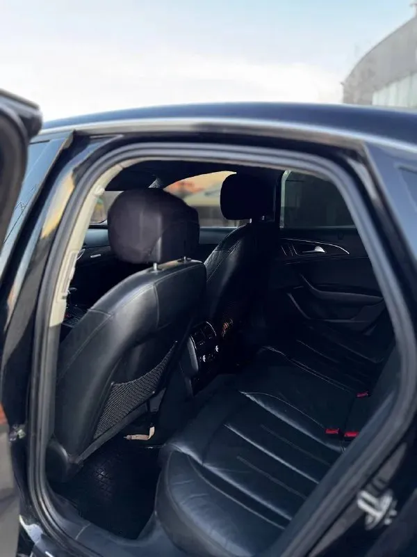 Читайте внимательно!!! audi a6 c7 2011г цена: 1.260.000р❗️❗️❗️ -пробег на табло 218.000 -мотор 3.0 compressor работает ровно, масло расходует по заводу, в цилиндрах хороший хон -коробка автоматическая, щелкает отлично, без пинков и рывков. но бьет ошибку по перегреву, нужно делать охлаждения!!! -салон в хорошем состоянии по комплектации: 4-х зонный климат контроль, 4-х зонный подогрев сидений, шторки задняя полу-сфера, память сидений, парктроники, хорошая музыка. ⛽️едет очень достойно, расход 14-15 л по городу 🛞диски r17 заводские, на зимней резине ✨по кузову в хорошем состоянии, после полной полировки, нанесен воск, выглядит очень достойно, был удар в правый порог, нужно вытягивать, первая цена ❗️ 📃по документам полный порядок, автомобиль на местном учете, любой вид переоформления. 🌍машина находится в г. донецк, осмотр по договоренности. 💵цена: 1.260.000р быстрым торг у капота❗️ 📞 номер телефона для связи +79493407183 📞 звоните: +7(949)3407183 - фотография - 5