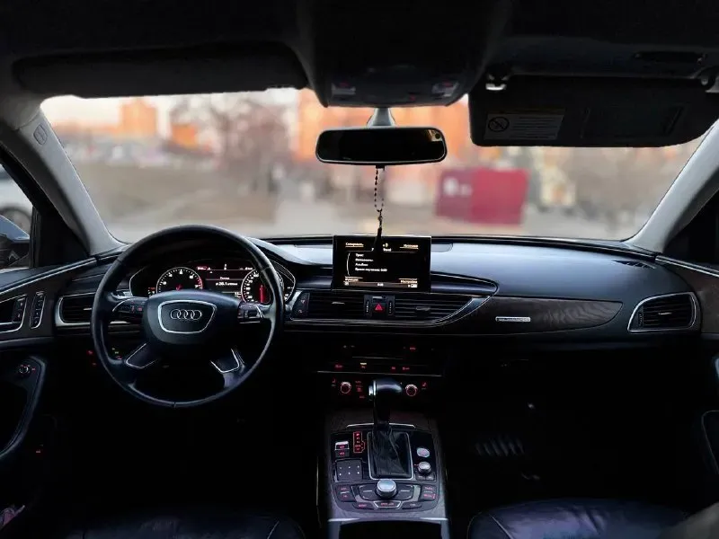 Читайте внимательно!!! audi a6 c7 2011г цена: 1.260.000р❗️❗️❗️ -пробег на табло 218.000 -мотор 3.0 compressor работает ровно, масло расходует по заводу, в цилиндрах хороший хон -коробка автоматическая, щелкает отлично, без пинков и рывков. но бьет ошибку по перегреву, нужно делать охлаждения!!! -салон в хорошем состоянии по комплектации: 4-х зонный климат контроль, 4-х зонный подогрев сидений, шторки задняя полу-сфера, память сидений, парктроники, хорошая музыка. ⛽️едет очень достойно, расход 14-15 л по городу 🛞диски r17 заводские, на зимней резине ✨по кузову в хорошем состоянии, после полной полировки, нанесен воск, выглядит очень достойно, был удар в правый порог, нужно вытягивать, первая цена ❗️ 📃по документам полный порядок, автомобиль на местном учете, любой вид переоформления. 🌍машина находится в г. донецк, осмотр по договоренности. 💵цена: 1.260.000р быстрым торг у капота❗️ 📞 номер телефона для связи +79493407183 📞 звоните: +7(949)3407183 - фотография - 6