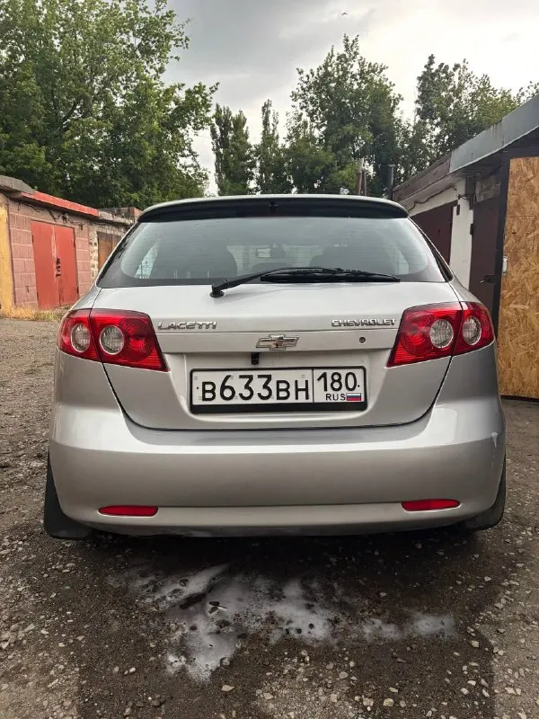 Продам chevrolet lacetti, 2008года, пробег 193тыс. двигатель 1.4 бензин, в отличном состоянии масло не ест не дымит. состоянии отличное, авто хозяйское, запчасти ставились только качественные, вложений не требует. ходовая часть вкруг перебрана, с машиной отдам две новые передние амортизационные, вместе с опорами и опорными подшипниками коробка без проблем. кузов в хорошем состоянии, дно и пороги целое, полгода назад была обработана салон в отличном состоянии, в новеньких чехлах резина летняя на дисках в хорошем состоянии, зимняя на штамповках с оригинальными колпаками в отличном состоянии комплектация: гур, кондиционер, 4 стеклоподъёмника, абс, музыка. документы в полном порядке без штрафов арестов и ограничений. цена 540 000 +79497100716 📞 звоните: +7(949)7100716 - фотография - 6