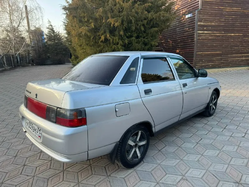 🚗 ваз 2110 в хорошем состоянии! пробег 148 000 тысяч год выпуска 2003 двигатель 8 клоп 📄 документы — полный порядок ✅ юридически чистая ✅ без запретов и ограничений днище, пороги, стаканы, карманы, — в отличном состоянии, всё целое и живое. остекление всё родное включая лобовое !! ✨ внешний вид автомобиль в заводском состоянии, очень красиво смотрится. на хорошей зимней резине на литье r14, + есть комплект летней резины на литье r13 установлена сигнализация, центральный замок делался для себя, поэтому средств на обслуживание не жалел. машина полностью обслужена и готова к эксплуатации. ⚙ техническая часть двигатель работает ровно, масло не расходует. коробка передач работает четко. 💬 машина делалась для себя, чтобы не подводила в дороге, ездил на ней на большие расстояния поэтому все обслуживалось вовремя и качественно. 📌 отличный вариант для тех, кто ищет живой и обслуженный автомобиль 📍 осмотр: г. харцызск 💰 цена: 295 000 ₽ торг — только после осмотра автомобиля 📞 теле 📞 звоните: +7(949)8501337 - фотография - 3