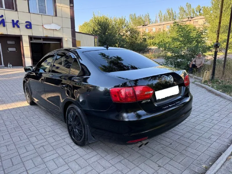 Volkswagen jetta vi, 2013, 1.8at 170 л. с. с пробегом 63359 мили (102000 км. )пройдено то. цена 1200000 руб. тел. +79490409212. макеевка - фотография - 2