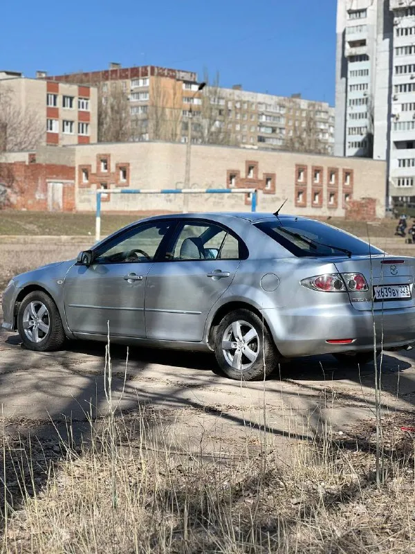 Mazda 6 gg 2003 мотор 2.0 бензин, едет шикарно, не дымит вообще! коробка механика 5ст. на отлично! кузов в хорошем состоянии, выглядит как на фото, пороги переварены, дно подварено. вин код читается отлично. комплектация очень хорошая, в машине работает все! по ходовой надо смотреть зад. много чего заменено. резина хорошая зима. салон в отличном состоянии после хим. чистки. по документам все отлично, переоформление без проблем + действующий тех. осмотр. 420.000₽ +79493609487 - фотография - 5