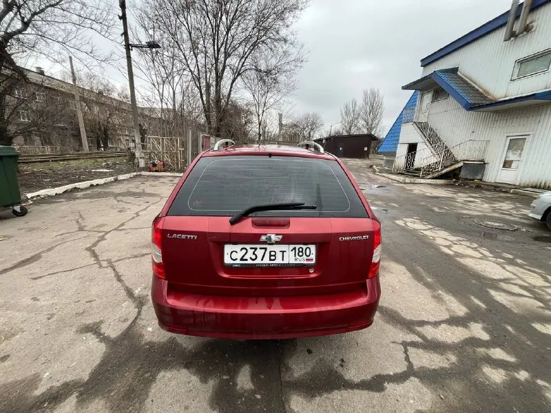 Собственник !!! продам лачетти 2007 года в кузове универсал. объем двигателя 1.6 пробег 270000 км ( ничего никогда не скручивали) по факту 2 владелец 90% машины в родном окрасе дно, пороги, арки на отлично кондёр обслужен и работает. печка дует, подогревы работают. салон нормальный машина на ходу каждый день. перекупы не беспокойте, за 500 не продам. с продажей не спешу. цена 580000 торг будет реальному покупателю всем удачных продаж и покупок! +79497956303 +79493903302 г. донецк - фотография - 4